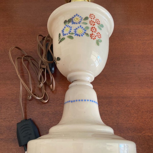 Vintage επιτραπέζιο φωτιστικό από οπαλίνα με χειροποίητη διακόσμηση μεταχειρισμένο