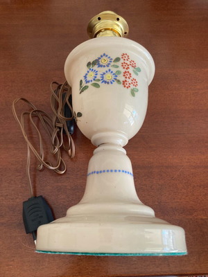Vintage επιτραπέζιο φωτιστικό από οπαλίνα με χειροποίητη διακόσμηση μεταχειρισμένο