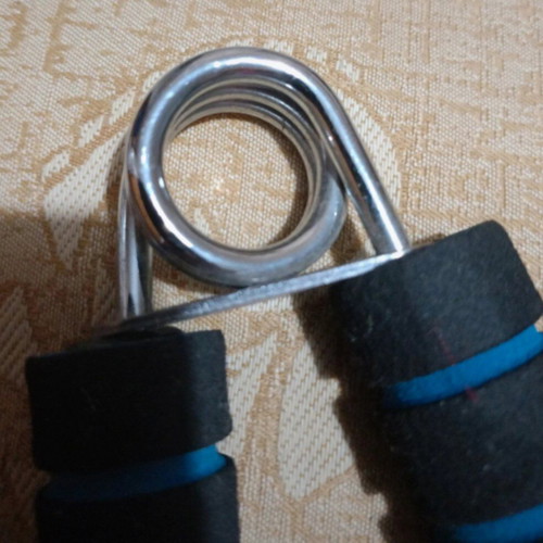 Hand grip exercisers like new 25kg with anti-slip handle