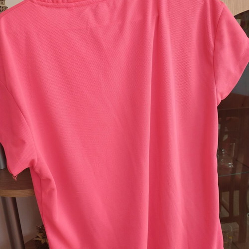 Women's sports t-shirt like new, cyclamen color, size L