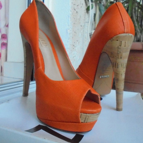 Schutz peep toe orange heel like new, 12cm platform