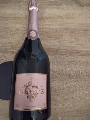 Champagne Deutz Rosé Brut new French sparkling wine