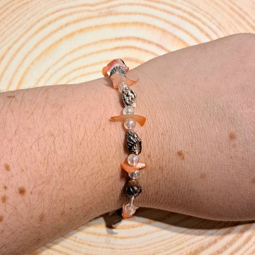 Summer bracelets like new, set of 3 with shells and beads