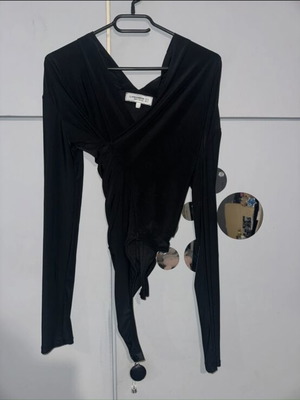 Κορμάκι σατέν καινούργιο με V, μαύρο, Pull & Bear XS