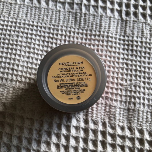 Revolution cream concealer medium yellow like new