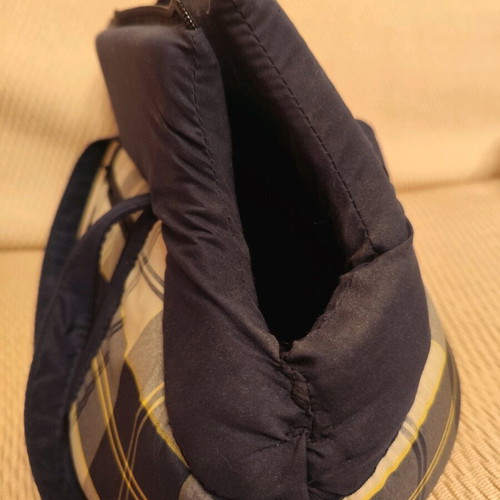 Dog carrier bag used for small dog body