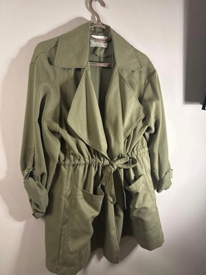 Stradivarius oversized khaki outerwear like new
