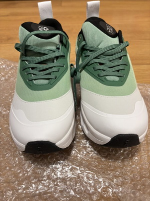 On Running x Loewe Cloudtilt sneakers size 39 new, white and green
