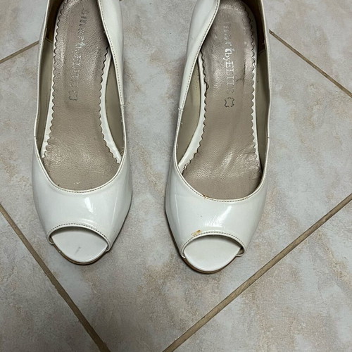 Elite white pumps used, size 38, 9cm heel