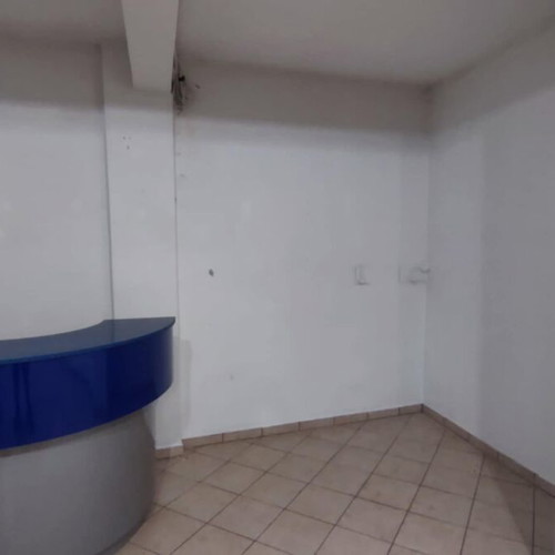 Commercial space 60 sqm in Almyros Magnesia near center
