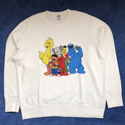 Kaws x Uniqlo x Sesame Street sweatshirt XL like new