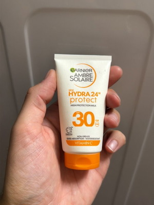 Garnier Hydra Protection SPF 30 with Vitamin C new