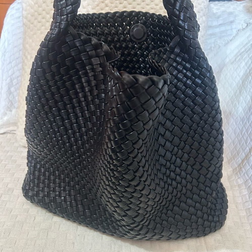 Woven women's shoulder bag like new, black