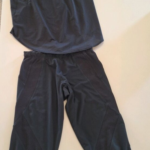 Stella McCartney leggings and sports top like new, black