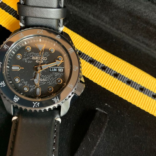 Seiko 5 Bruce Lee Limited Edition SRPK39K1 New with 2 Straps