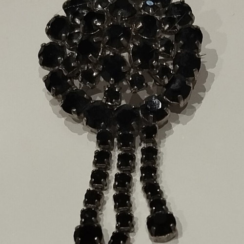 Black color pin like new