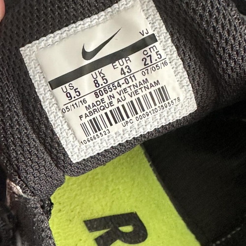 Nike athletic shoes size 43 black like new
