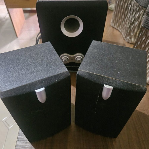 Speakers with woofer for computer used in excellent condition