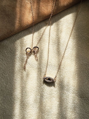 Rose gold evil eye 750 necklace with diamonds