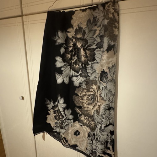 Anne Klein black scarf with floral design, new