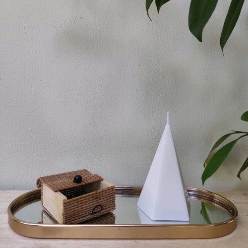 Scented pyramid candle made of soy wax handmade