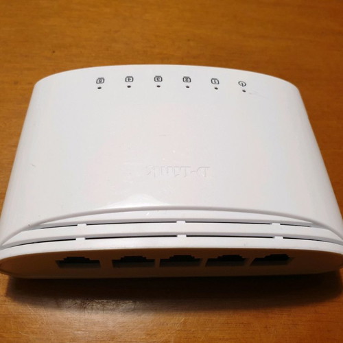 D-Link Switch 5 ports new 10/100/1000Mbps DGS-1005D