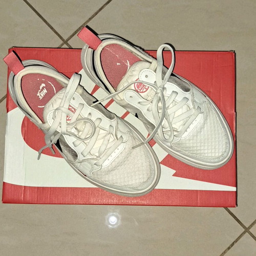 Court Vision Alta Txt Nike women's shoes size 38 used, white multicolor