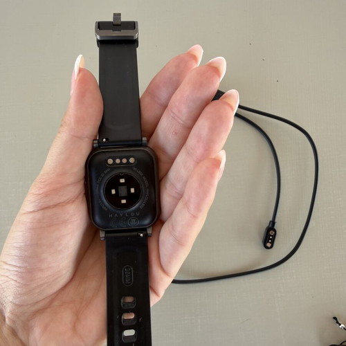 Haylou electronic watch like new with charging cable