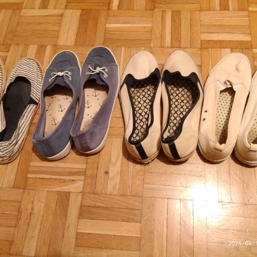 Set of 4 pairs of shoes used, size 39