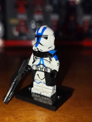 Sergeant Appo Lego minifigure with base, blaster, shoulder pads