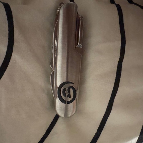 Men's gift set like new with flask, multitool and pen