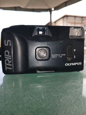 Olympus Trip S 35mm film camera, tested and functional