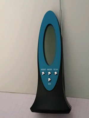 Ραδιόφωνο και ρολόι γραφείου καινούργιο, ύψος 17 εκ.