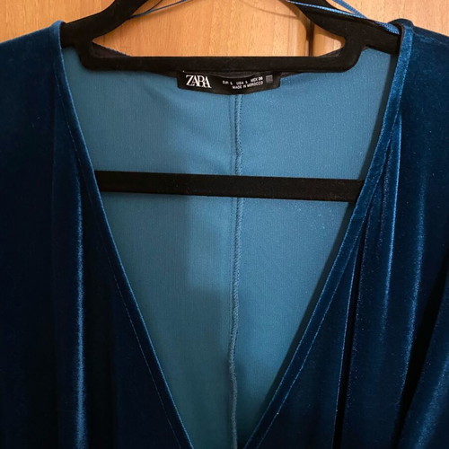 Velvet midi dress Zara new, turquoise, - 40,00 - Vendora.cy Velvet midi dress Zara new, turquoise, - 40,00 - Vendora.cy