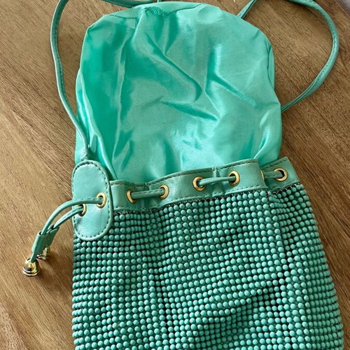 Accessorize Bucket Bag mint green like new, vintage glam