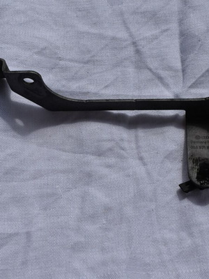VW Golf 4 06A971858F μεταλλικό στήριγμα