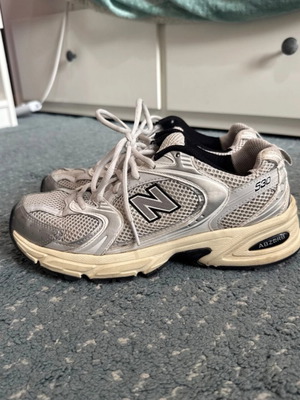 New Balance 530 sneakers used, silver, size 39.5