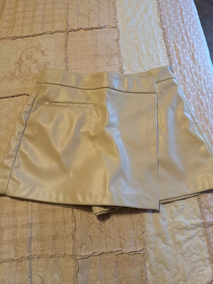 Stradivarius beige skirt shorts new with tag size M