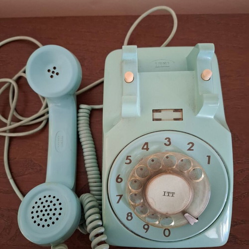 ITT Analog Turquoise Telephone like new 1972