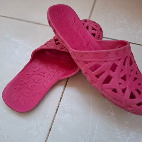 Pink summer slippers used, comfortable and lightweight size 39