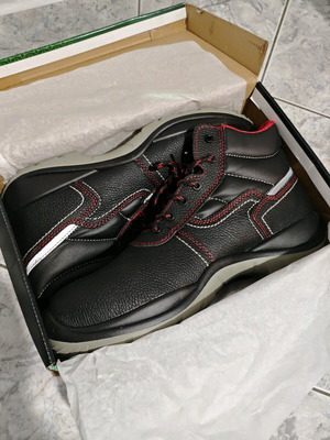 Work shoes new, size 47, black