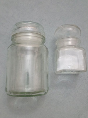 Glass jars set of 2 like new