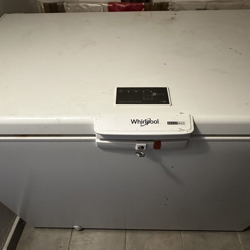 Whirlpool chest freezer used, dimensions 1.19 x 0.93 x 0.70 m