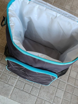 Ισοθερμική τσάντα ψυγείο 30L με ρόδες και ιμάντα ώμου σαν καινούργια