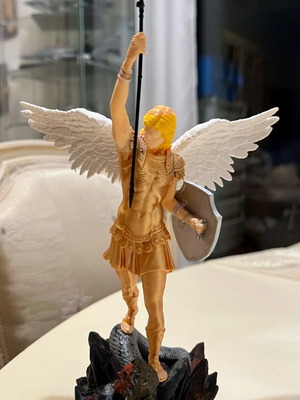 3d Αρχάγγελος Μιχαήλ 20 εκ σε βιτρινουλά από πλεξιγκλάς καινούργιο