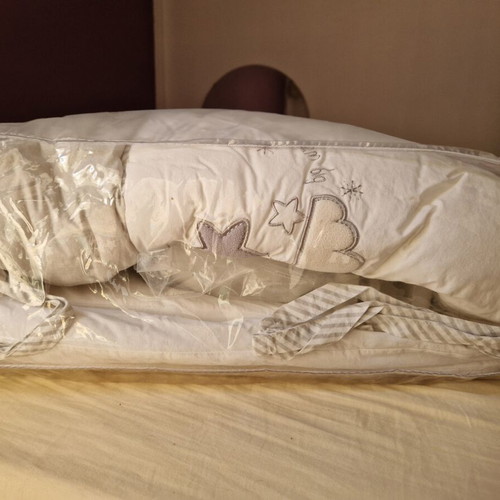 Baby Bedding Set like new with blanket, sheet, pillowcase, tulle, and mattress pad