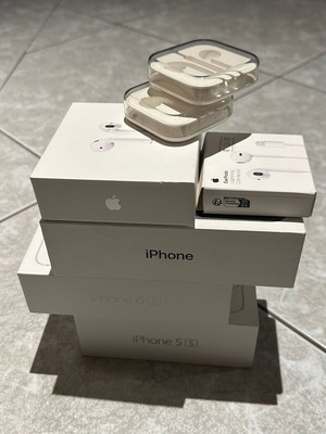 iPhone and Headphones Boxes like new for collectors