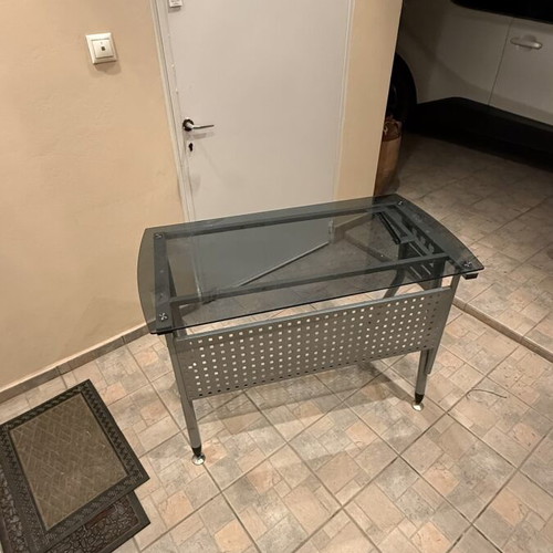 Desk 115cm x 60cm x 75cm used with glass top