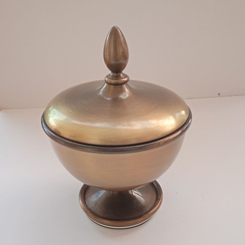 Bathroom vase set like new, Spanish brass with enamel coating
