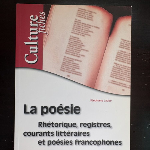 La poésie book like new, slight underlining inside